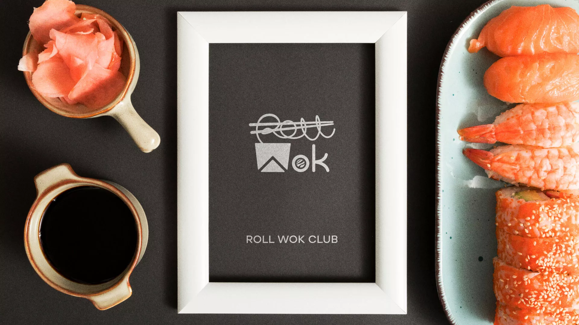 Разработка логотипа суши-бара «Roll Wok Club» в Соколе